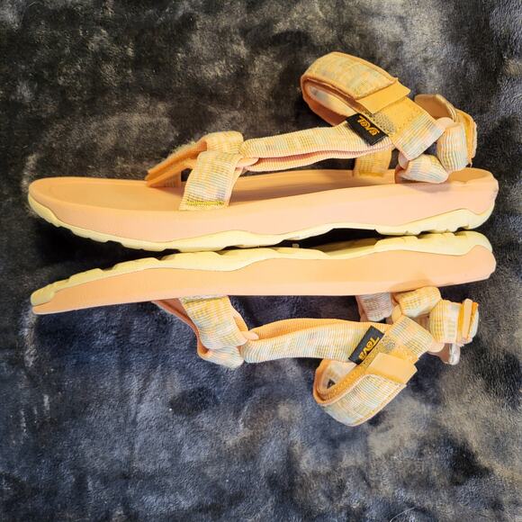 NEW Teva Hurricane XLT 2 sandals Summer Patchwork Sand Men’s 7